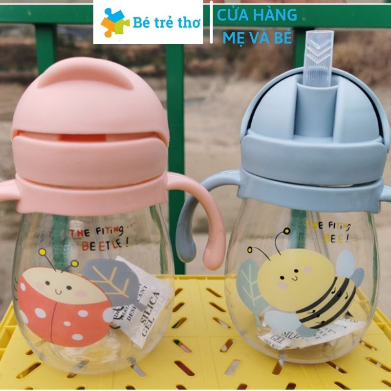 Bình tập uống nước cute cho bé trai, gái đi học có ống hút chống sặc, tay cầm dễ thương dung tích 400ml