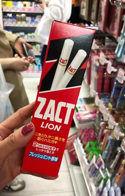 Kem đánh răng trị hôi & vàng răng cho người hút thuốc Zact Lion