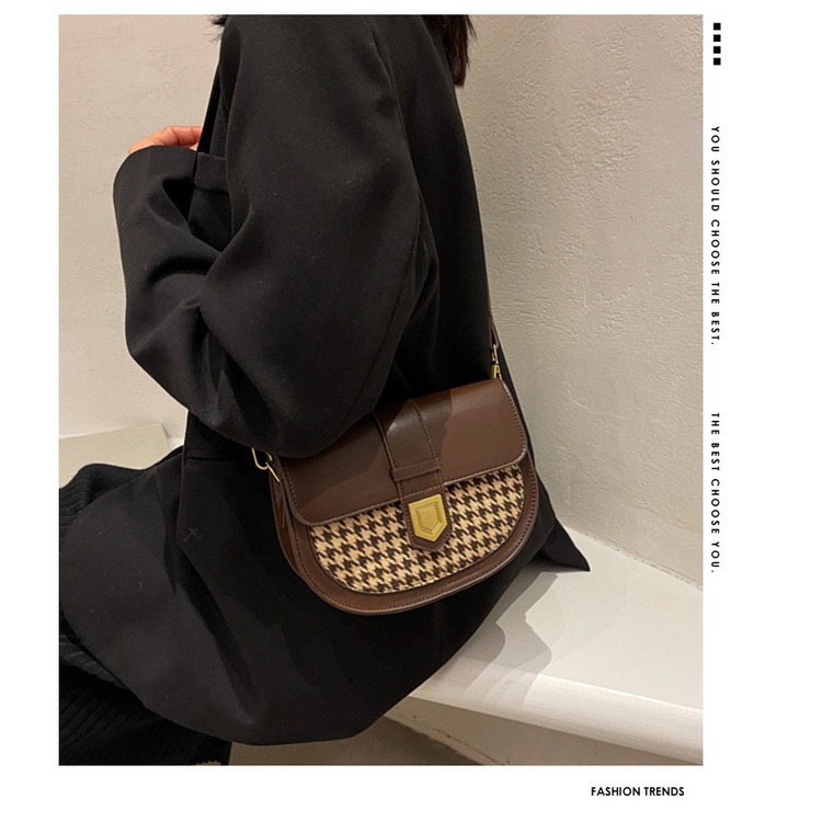 Túi nữ họa tiết kẻ khóa vuông- MA315