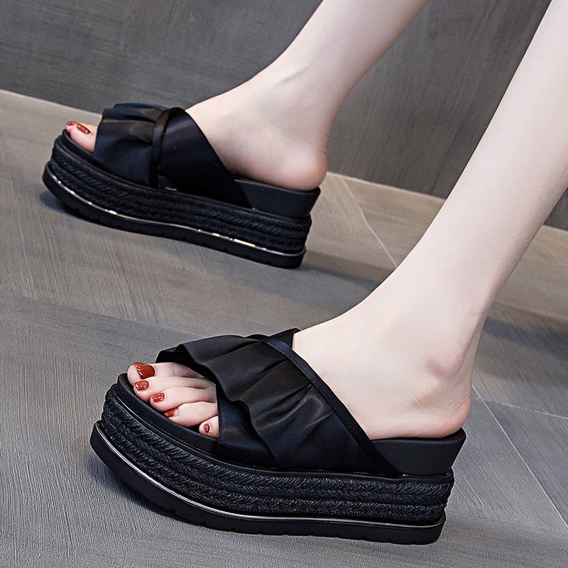 ✆✟Sandals and slippers women s outer wear fashion 2020 new summer sponge cake thick-soled slope-heeled high-heeled non-slip beach