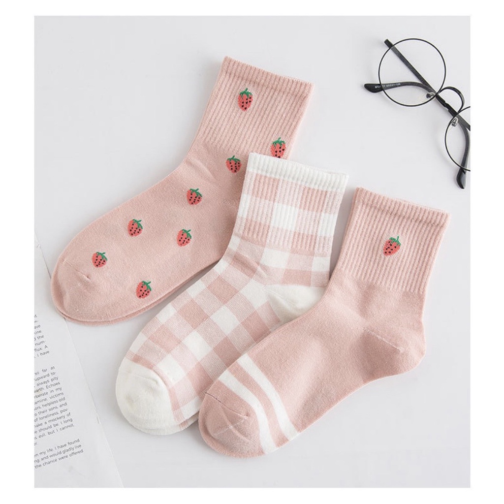 Set 3 đôi tất nữ cổ cao Bivota vớ nữ họa tiết dâu tây ngọt ngào cực xinh T92