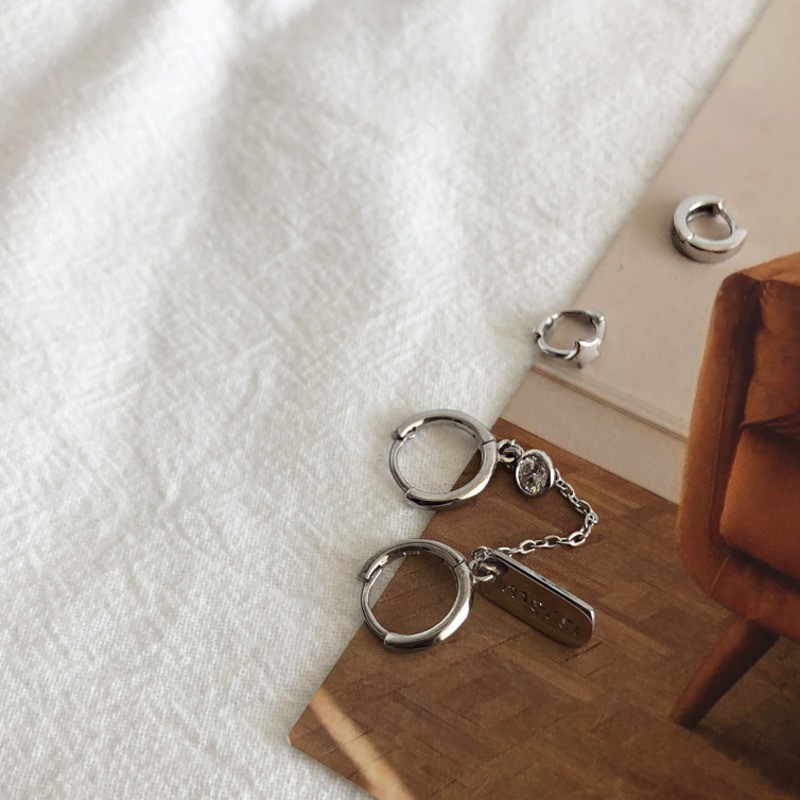 Khuyên tai dáng dài hai cách đeo mặt tròn tua rua chữ cái kim loại thời trang sành điệu dành cho nữ