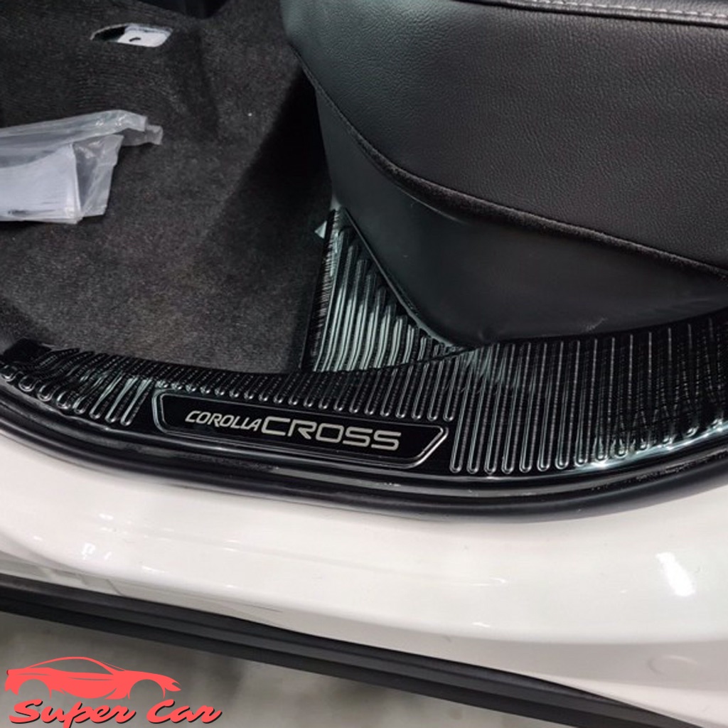 Ốp bậc chân cho xe TOYOTA CROSS chất liệu TITAN, chống trơn trượt trầy xước bậc lên xuống xe – SUPER CAR
