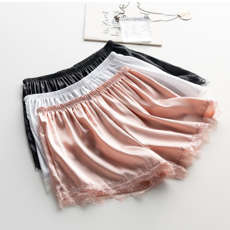 Quần Đùi Nữ Hàn Quốc Phối Ren Nữ Tính Chất Lụa Satin Siêu Mát Có Thể Làm Quần Mặc Trong Váy