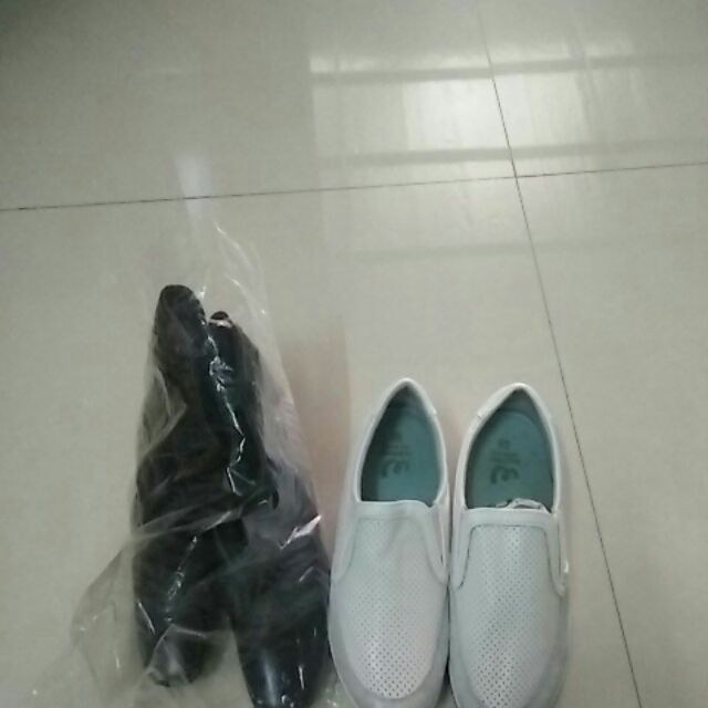 Bốt và slipon gửi Hiền Phạm