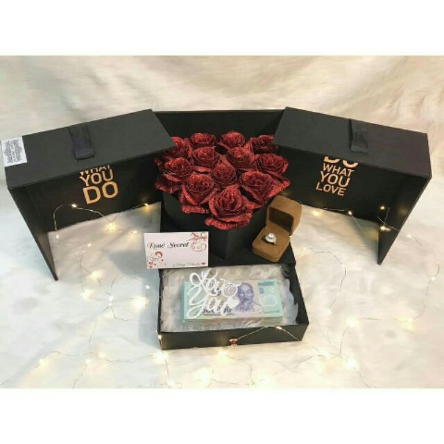 Quà valentine, quà sinh nhật. Hộp Hoa sáp trái tim cao cấp.