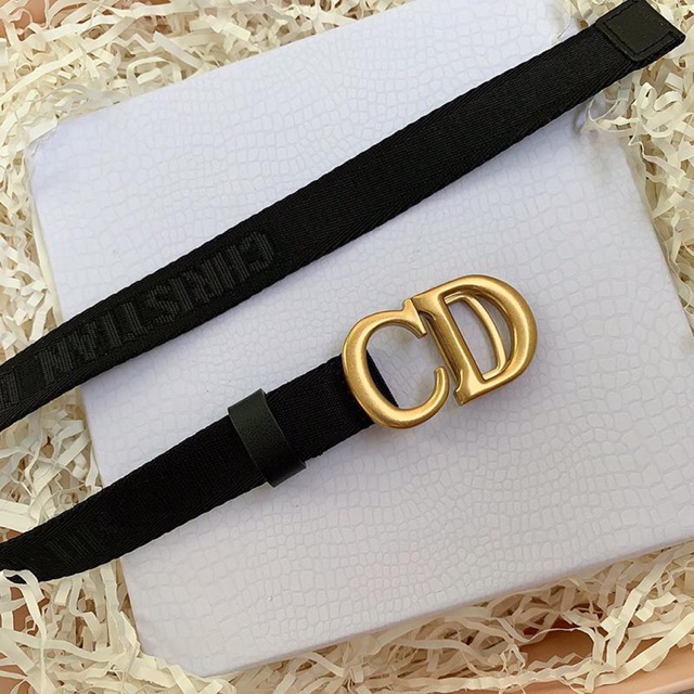 Thắt lưng hàng mới thiết kế đẹp mắt khóa hình chữ CD
