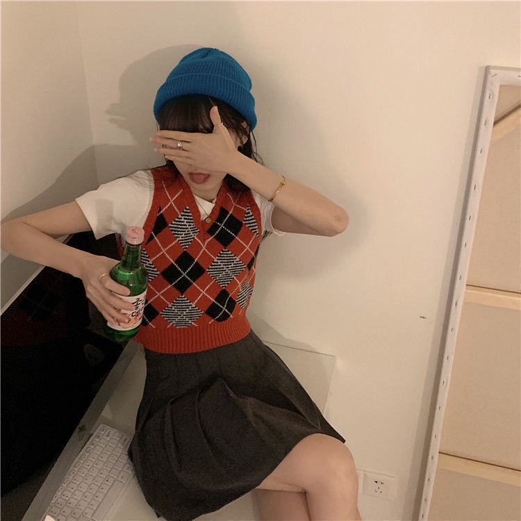 Áo dệt kim không tay cổ chữ V họa tiết kẻ sọc đính đá phong cách retro | BigBuy360 - bigbuy360.vn