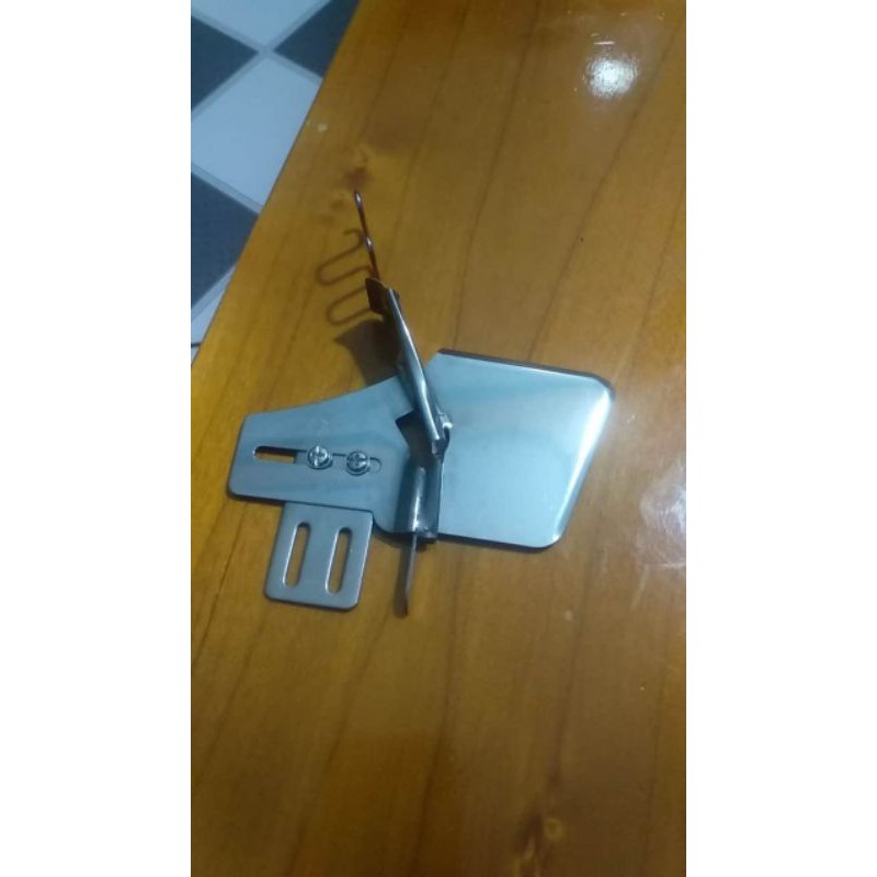 Cữ bọc viền không phải thay chân vịt hãng dyu