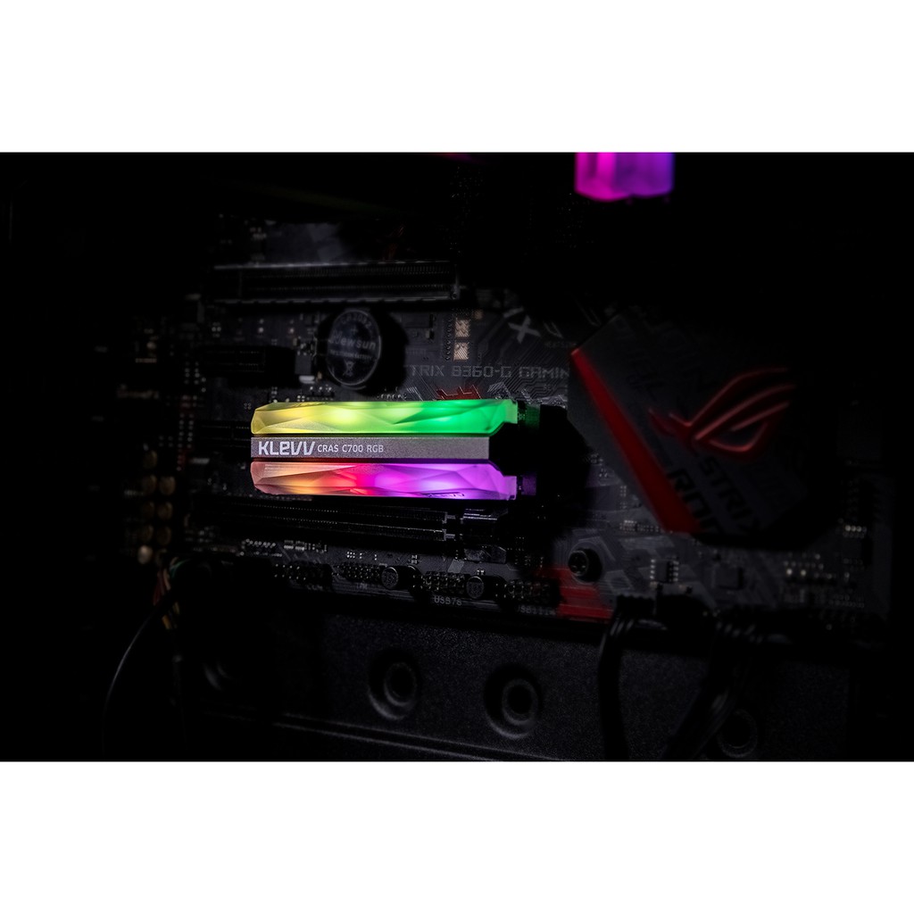 Ổ cứng thể rắn SSD Klevv SSD CRAS C700 RGB M2 NVME Gen3x4