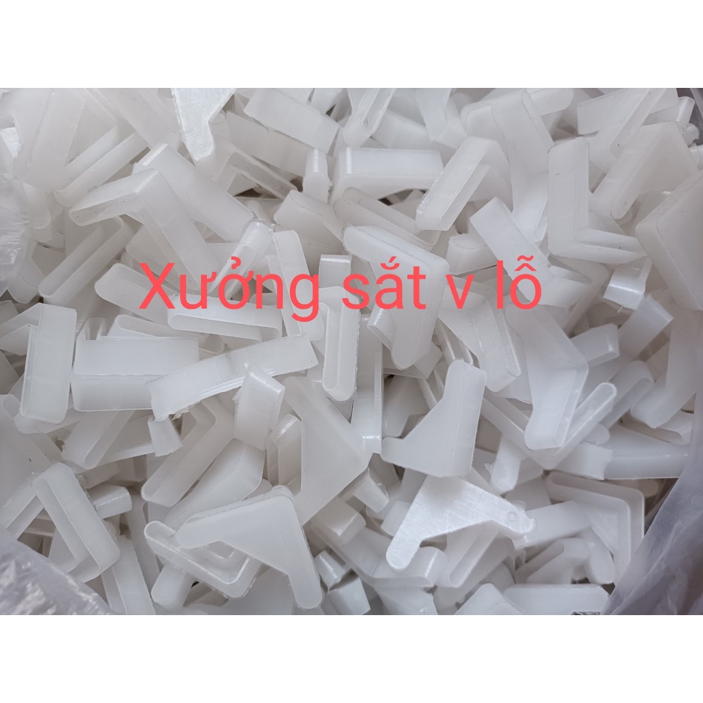 Chân nhựa chống trầy  kệ sắt v lỗ