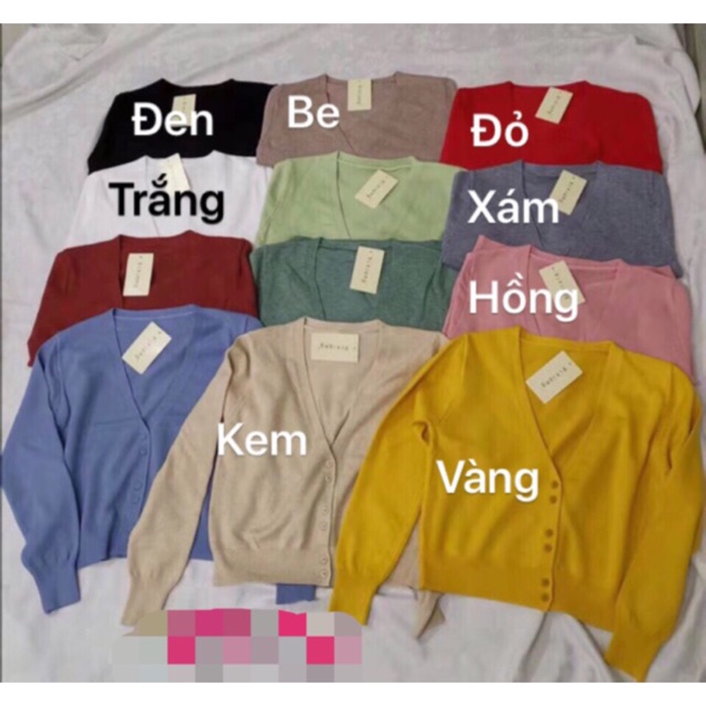 Áo khoác len lửng mẫu mới phối nút nhỏ.
