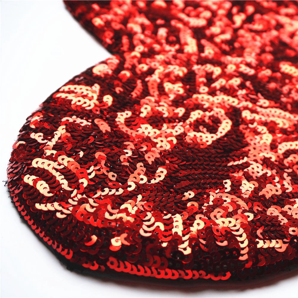 Áo Khoác Jean Đính Kim Sa Hình Trái Tim Đỏ Lấp Lánh