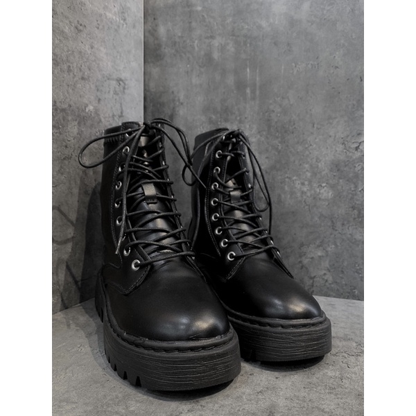 GIÀY BOOTS CỔ CAO DÂY NỮ