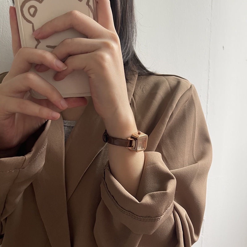 Đồng hồ ( có 3 màu)