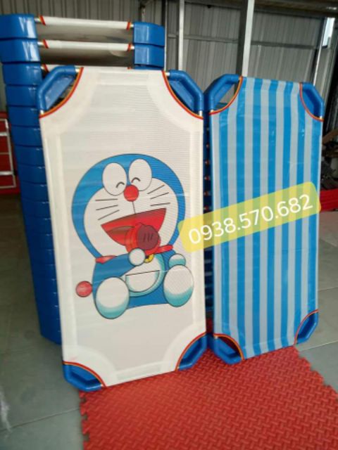 Giường Mickey có 2 thanh đỡ inox
