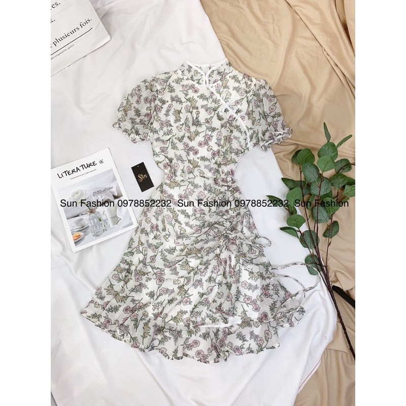 Đầm cổ tàu rút dây hông hoạ tiết hoa nhí mặc tết