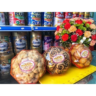 Bánh hạnh nhân vị mè sữa Vĩnh Xương