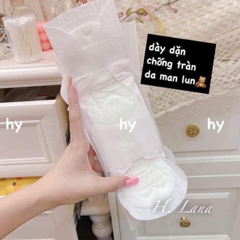 Lốc 13 Bịch Băng Vệ Sinh Ban ngày ban đêm Có Cánh Laurier Fresh Thái lan