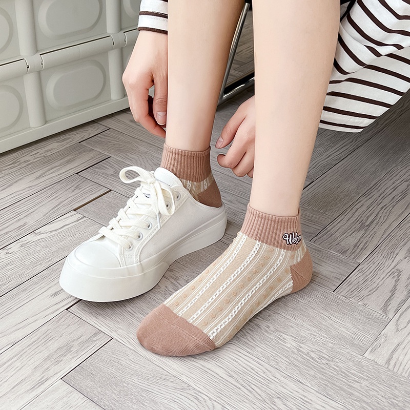 Vớ/ tất nữ ngắn trắng nâu họa tiết gấu và trái tim Hàn Quốc Mua Tất