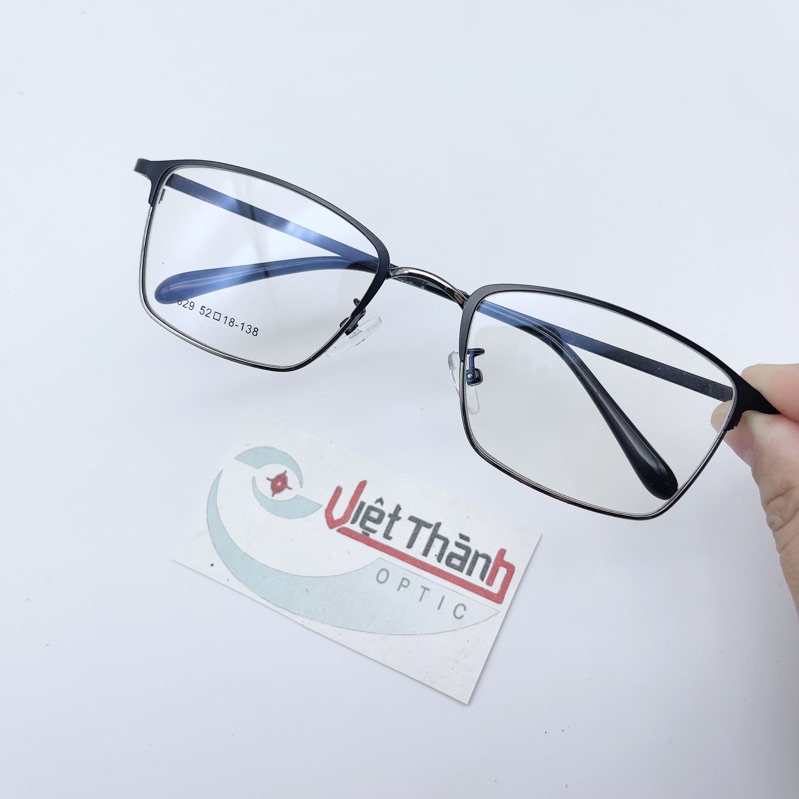 Gọng kính kim loại mảnh sắt vuông