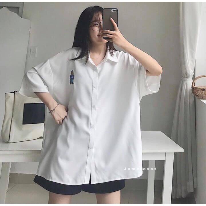 Áo sơ mi Araxie họa tiết gấu in màu trắng ngắn tay cổ trụ form rộng style ulzzang