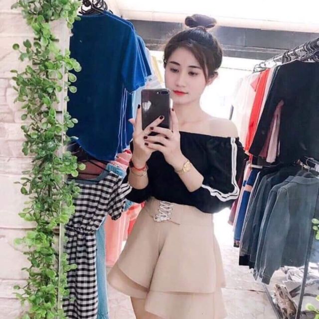 Áo trễ vai viền sọc