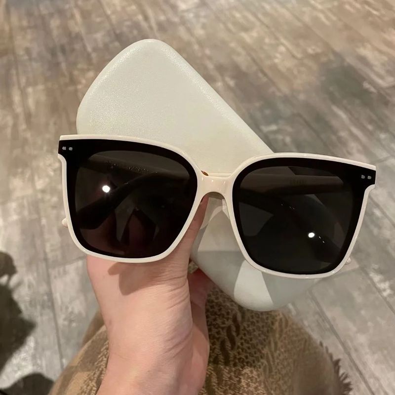 Kính Mát Thời Trang Đi Biển Cho Nữ Mã 2021