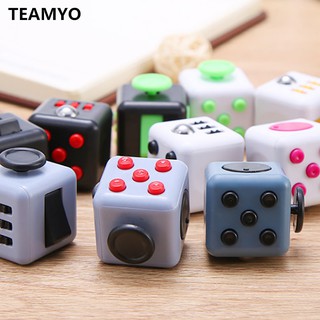 Đồ Chơi Xúc Xắc Bằng Nhựa Giúp Giải Tỏa Căng Thẳng Cho Trẻ Em / Người Lớn