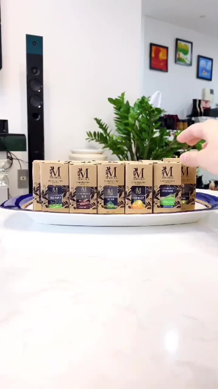 Tinh dầu tự nhiên treo xe ô tô Mocotics giúp khử mùi xe hơi, treo khử mùi tủ quần áo hiệu quả dung tích 8ml | BigBuy360 - bigbuy360.vn