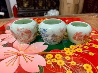 Cóng sứ chào mào , choè