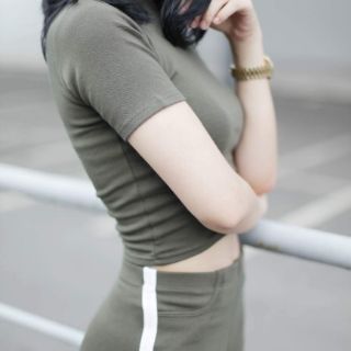 Combo sỉ áo croptop AGE2X