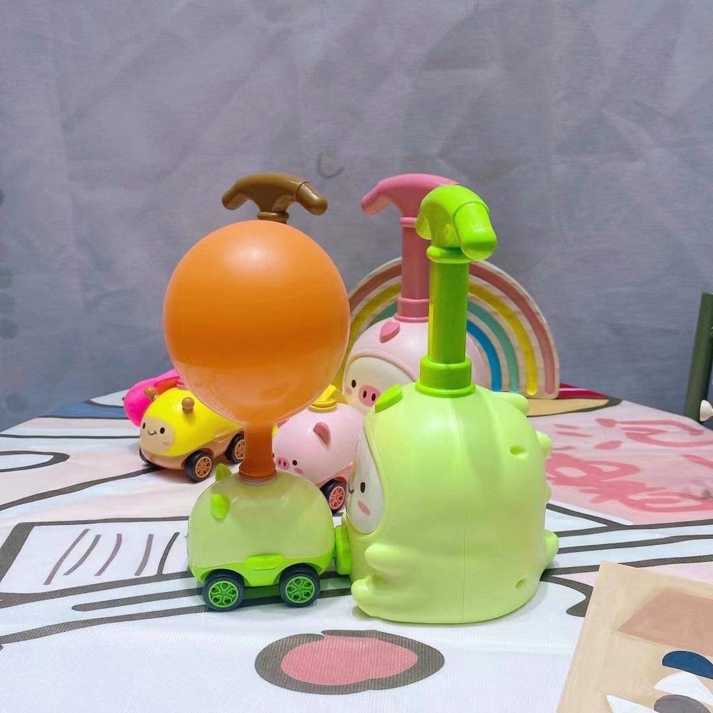 Đồ chơi xe đua bơm bóng ( có phi hành gia bay lên)