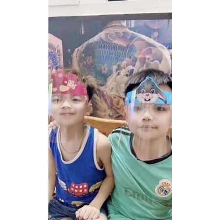 KÍNH CHỐNG GIỌT BẮN TRẺ EM