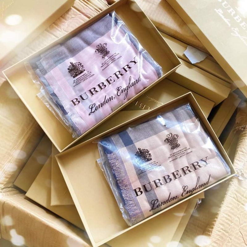 🎀KHĂN BURRBERY KẺ SỌC SIÊU SANG🎀