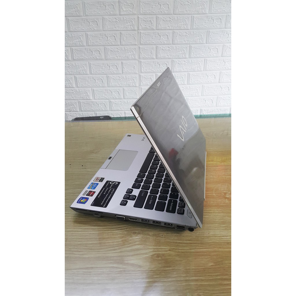 Laptop cũ Sony Vaio - Core i3, 2 card đồ họa chơi game, bàn phím sáng