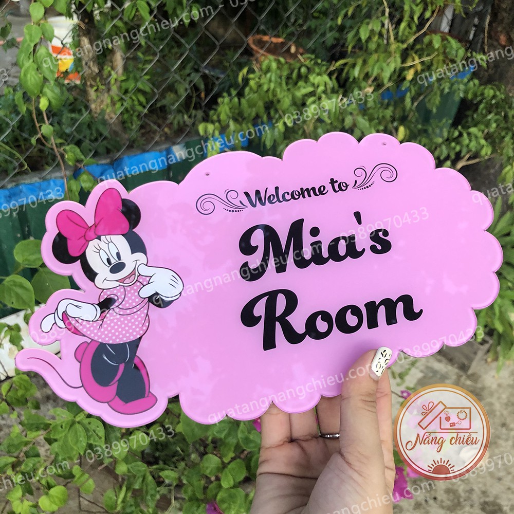 Bảng hiệu in hình chuột Mickey