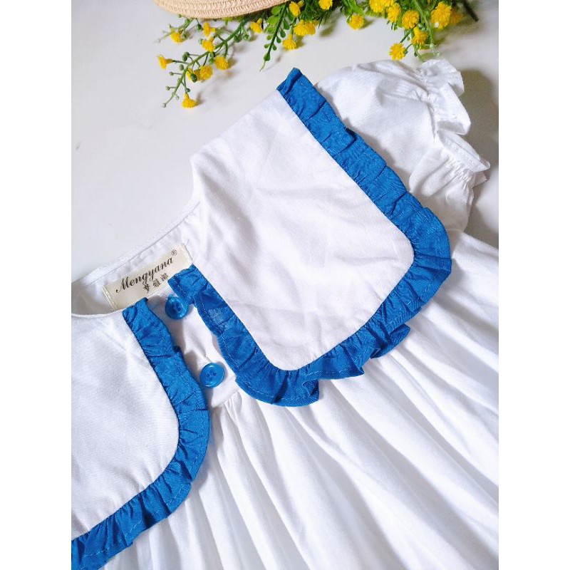 Đầm trắng cổ vuông viền xanh coban