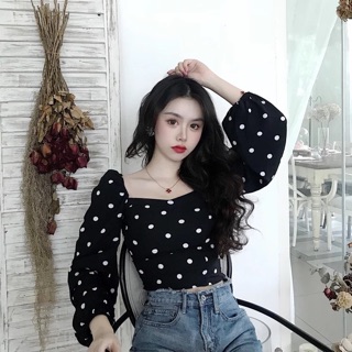 Áo chấm bi tay bồng
