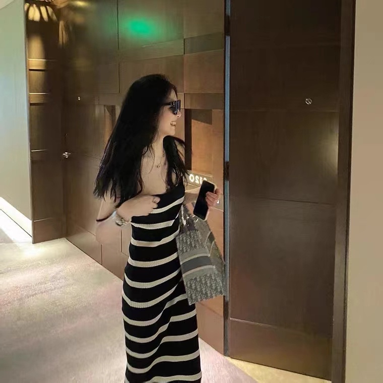 Đầm lửng SUXI hai dây dáng ôm kẻ sọc gợi cảm thời trang mùa hè dành cho nữ