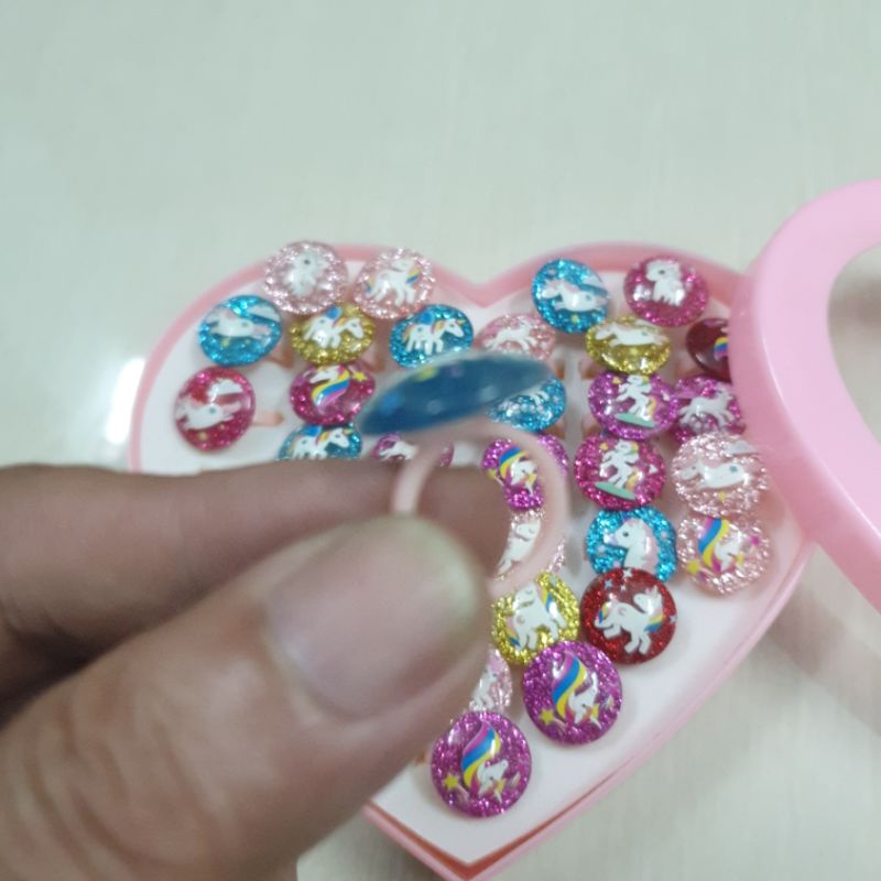 Hộp 36 Nhẫn hình ngựa pony Dễ Thương Cho Bé gái