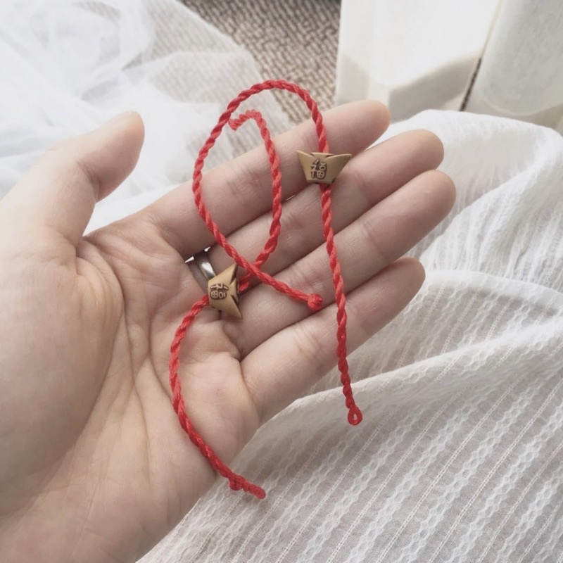 Vòng tay charm chỉ đỏ may mắn quà tặng mimee