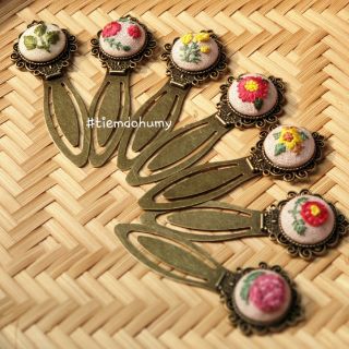Bookmark dạng thước thêu tay ❤