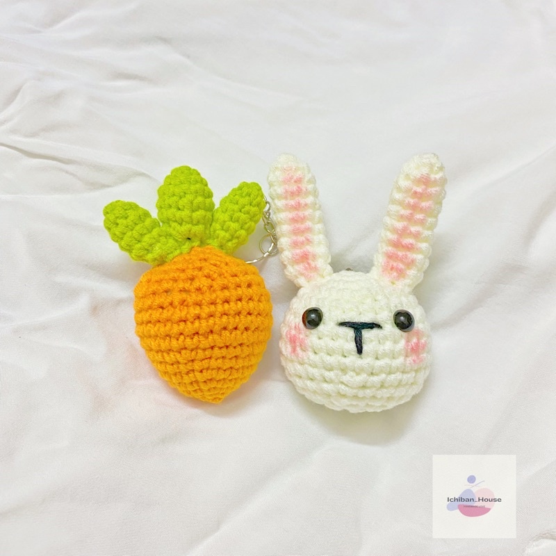 Móc khóa Cà rốt dễ thương kèm chuông