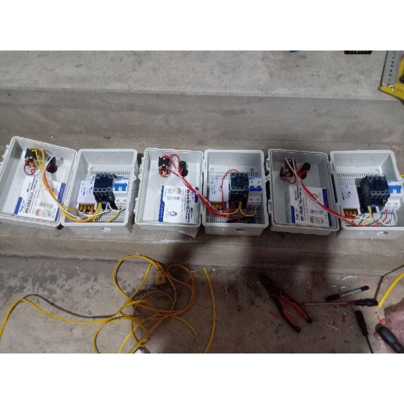 Tủ điện điều khiển từ xa .2 chế độ Màn/auto, tải 3kw Đã ráp hoàn chỉnh về chỉ đấu tải điện và cấp nguồn sử dụng