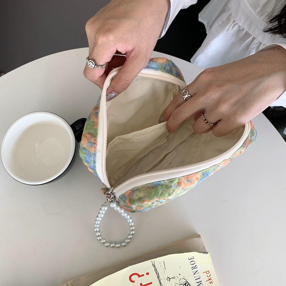 Túi Đựng Mỹ Phẩm Cầm Tay Mềm Mại In Họa Tiết Hoa Cá Tính Hợp Thời Trang Cho Nữ