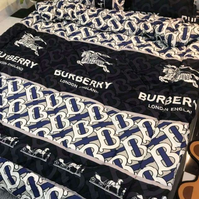 Burberry xanh đen