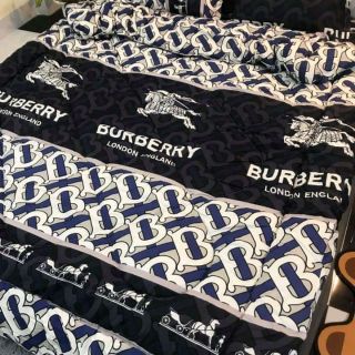 Burberry xanh đen
