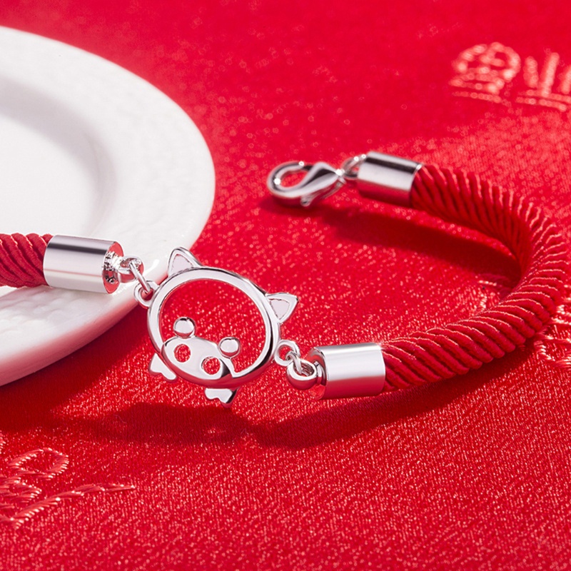 Vòng Tay Dây Đỏ May Mắn Mừng Năm Mới 2019