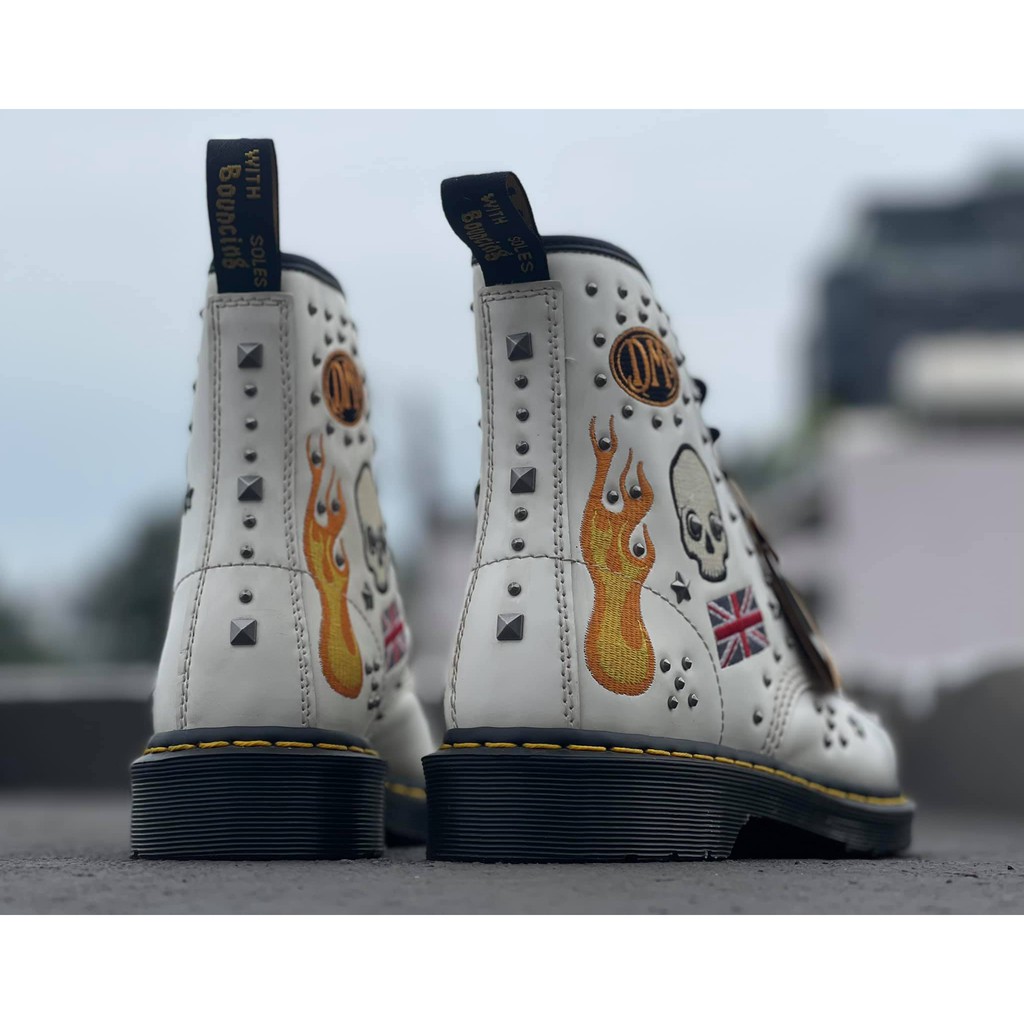 𝐃𝐑. 𝐌𝐀𝐑𝐓𝐄𝐍𝐒 - 1460 Mens Studded White Skull,Flag,Fire Heart Lightning - Chính Hãng Fullbox